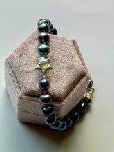 Load image into Gallery viewer, Mermaid Star and Iridescent Peacock Pearl Bracelet