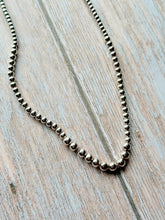Load image into Gallery viewer, Vintage Graduated Sterling Silver Pearl Necklace