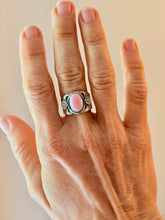 Load image into Gallery viewer, Floral Pink Conch Sterling Silver Wideband Ring, Size 9