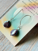 Load image into Gallery viewer, Sterling Silver Iridescent Peacock Pearl Earrings