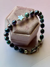 Load image into Gallery viewer, Mermaid Star and Iridescent Peacock Pearl Bracelet
