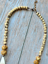 Load image into Gallery viewer, Vintage Mother of Pearl Necklace
