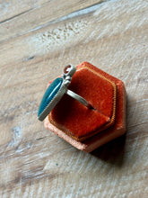 Load image into Gallery viewer, Orange Kyanite and Neon Apatite Sterling Silver Ring, Size 7.5

