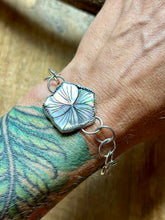 Load image into Gallery viewer, Low Tide Rainbow Tahitian Mother of Pearl Sterling Silver Flower Bracelet
