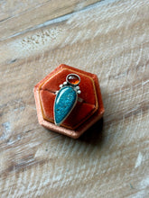 Load image into Gallery viewer, Orange Kyanite and Neon Apatite Sterling Silver Ring, Size 7.5
