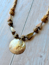 Load image into Gallery viewer, Vintage Mother of Pearl Necklace
