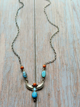 Load image into Gallery viewer, Spiny Oyster and Golden Hills Necklace
