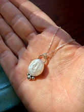 Load image into Gallery viewer, Freshwater Pearl Medallion Necklace
