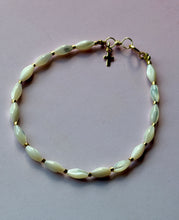 Load image into Gallery viewer, Mermaid Vintage Motner of Pearl 14k Gold Fill Bracelet

