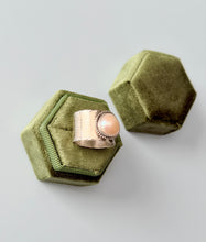 Load image into Gallery viewer, Freshwater Pearl Sterling Silver Ring, Sz 7.25-7.5
