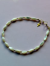 Load image into Gallery viewer, Mermaid Vintage Motner of Pearl 14k Gold Fill Bracelet
