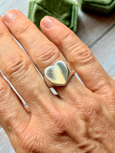 Load image into Gallery viewer, Vintage Concave HeartRing, Sterling Silver Size
