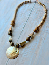 Load image into Gallery viewer, Vintage Mother of Pearl Necklace
